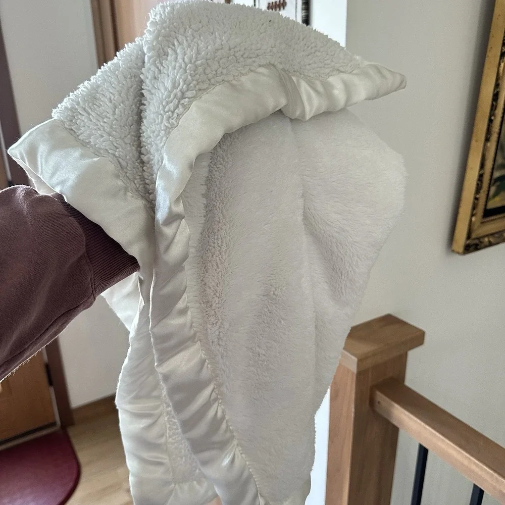 Baby‎ Essentials Plush Blanket White Satin Edge Hard To Find Lovey Fleece Sherpa
